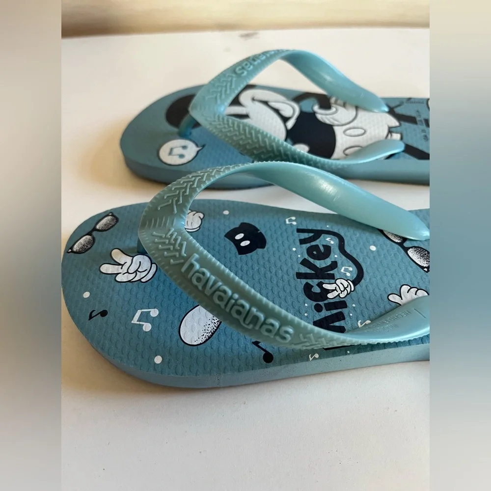 New unworn Havaianas Youth VintagecMickey Mouse blue flip flops shoes Disney 2Y